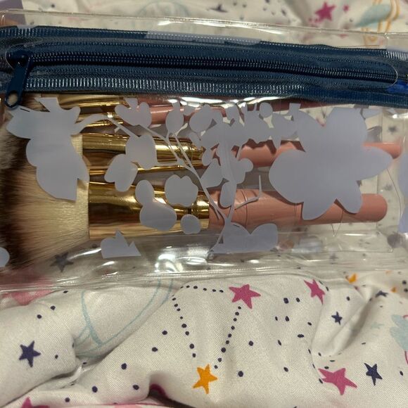 NWT Belk 4-Piece Makeup Brush Set with Clear Pouch - Picture 7 of 14